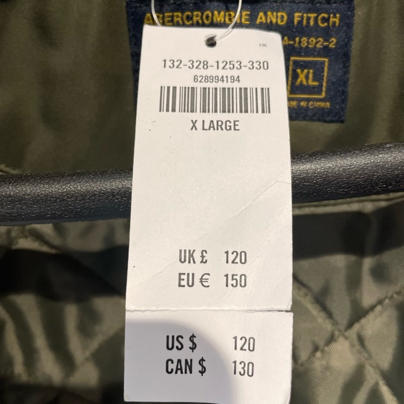 Gorgeous updated throwback bomber jacket. A real head-turner. Amazing quality. - Picture 5 of 8